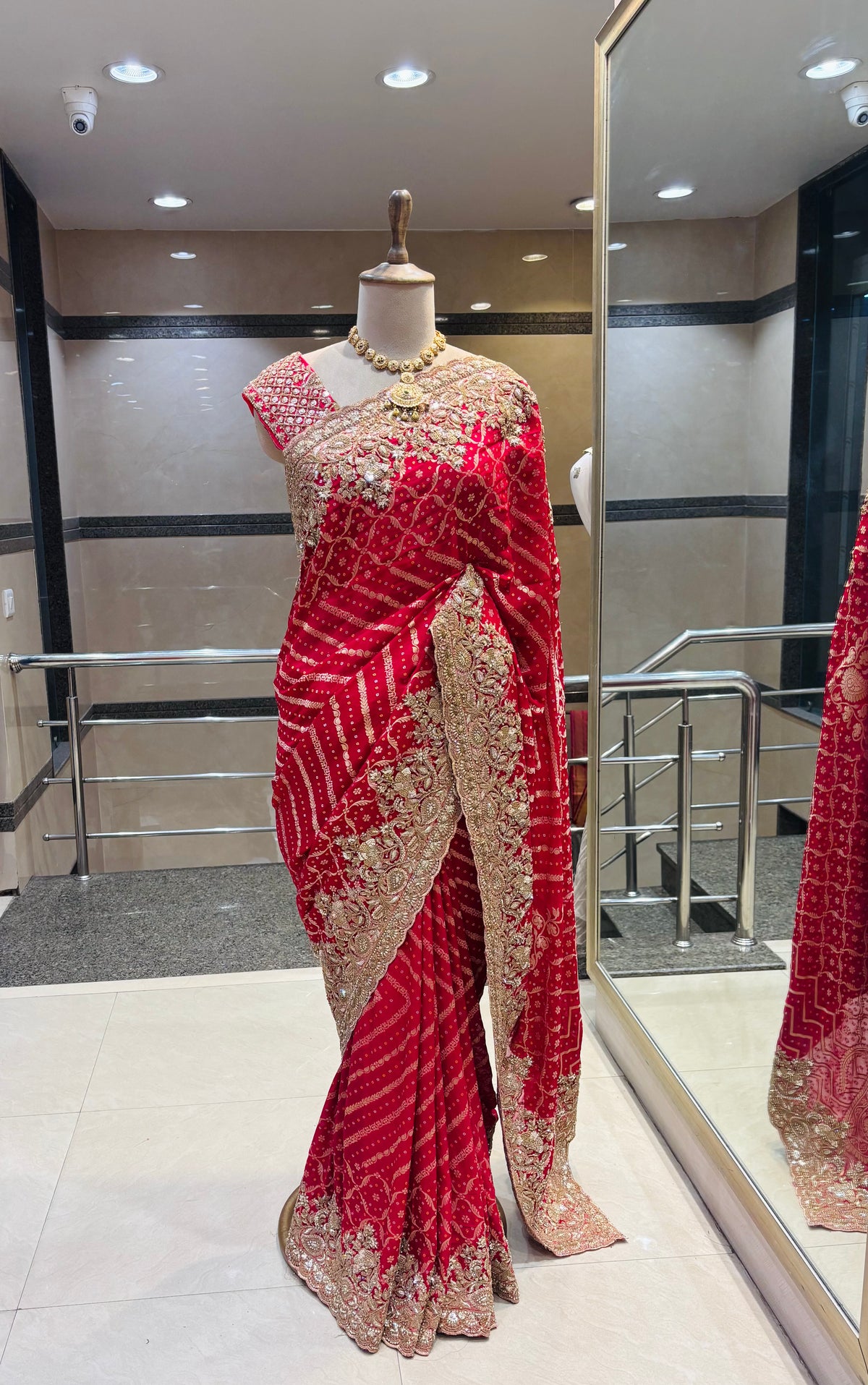 Rani Royale – Embroidered Saree
