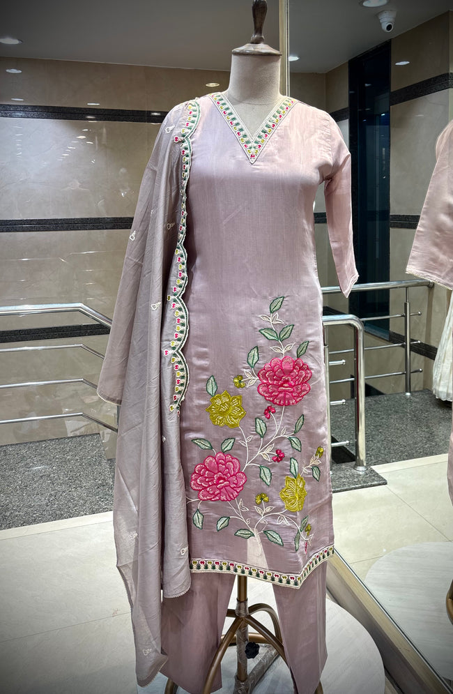 Pastel Mauve Floral Embroidered Kurta Set Hover Image