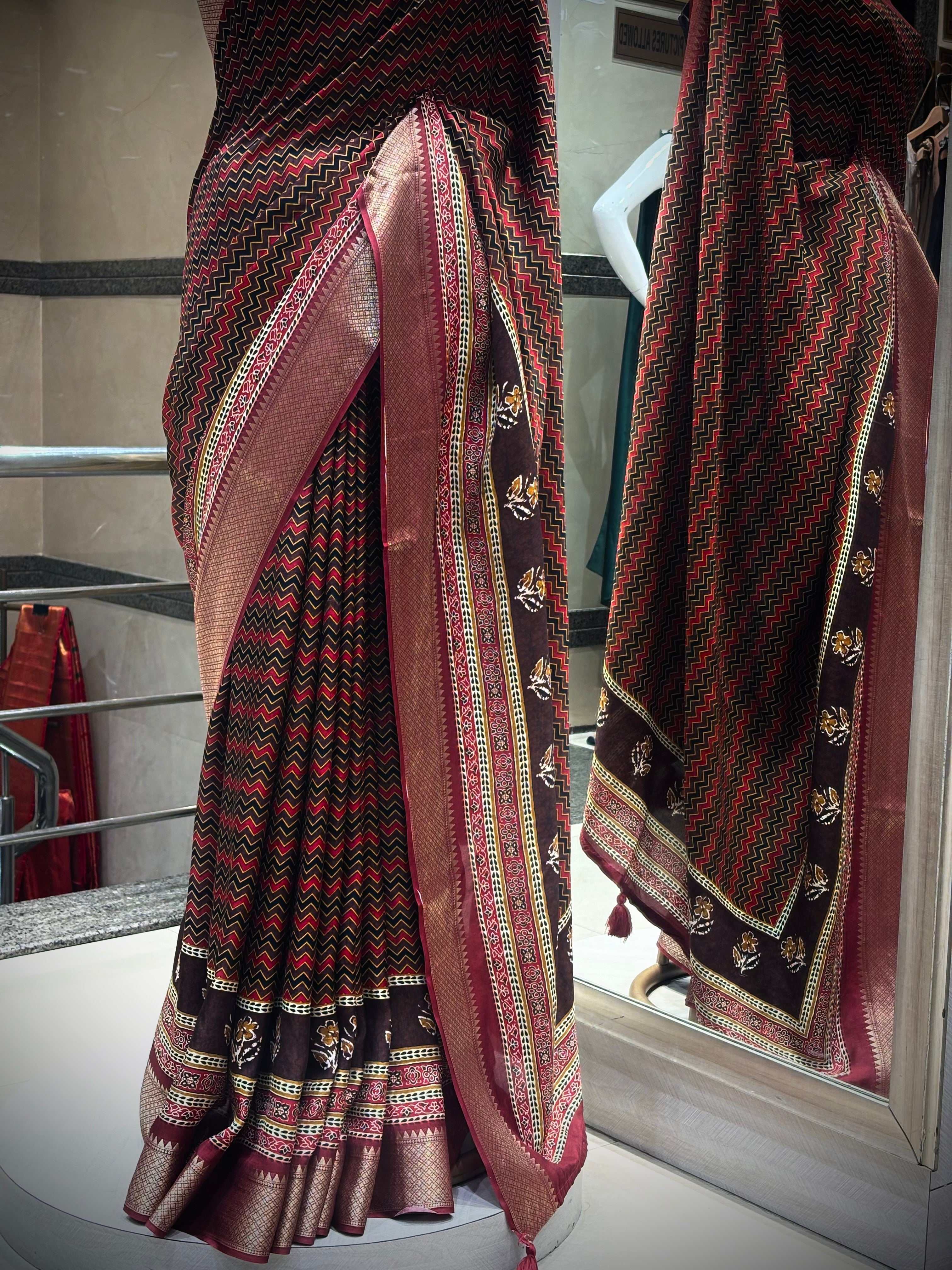 Chevron Print Saree with Zari Borders