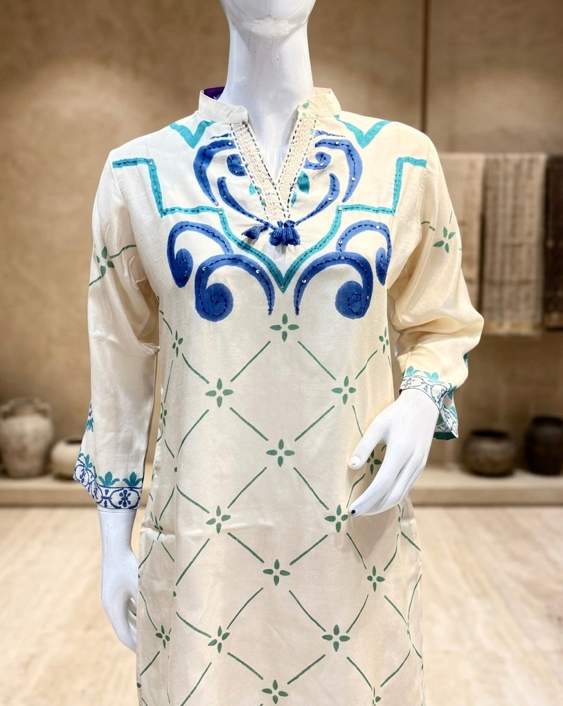 Straight kurti with a diamond lattice and scroll motif print