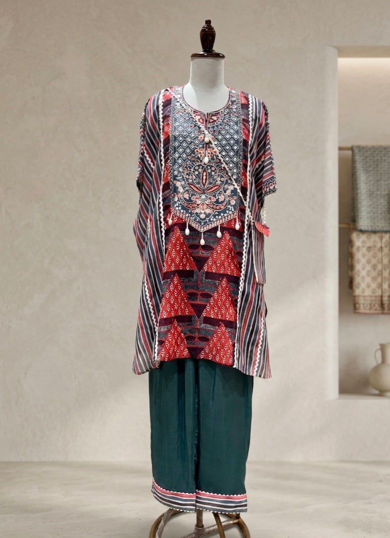 Relaxed kaftan tunic with solid wide-leg trousers.
